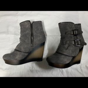 Not Rated- grey suede booties